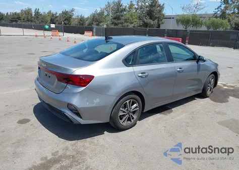 2024 Kia Forte Lxs z USA, uszkodzony, nr VIN 3KPF24AD3RE791397